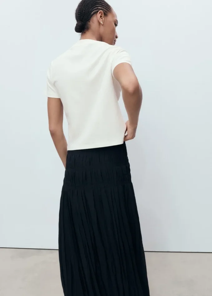 Baumwoll-T-Shirt mit Blumenstickerei