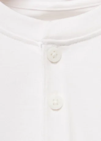 Baumwoll-T-Shirt mit Knöpfen