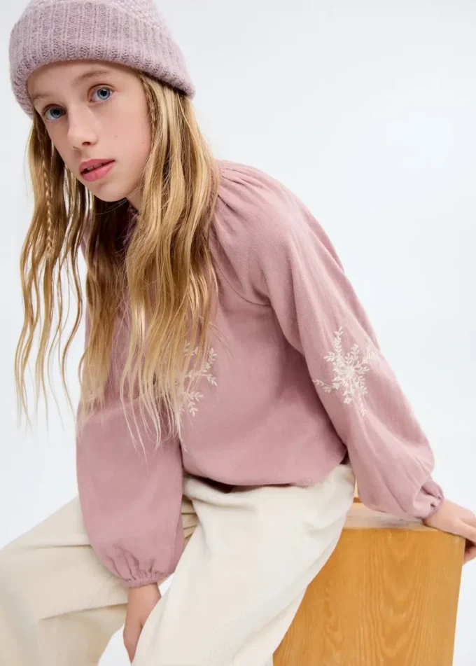 Baumwollbluse mit Blumenstickerei Baumwollbluse mit Blumenstickerei