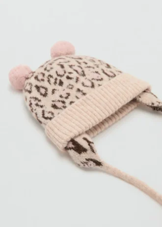 Beanie mit Leopardenmuster und Bommeln Beanie mit Leopardenmuster und Bommeln