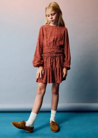 bedruckter kurzer rock 2 330x462 - Bedruckte Bluse mit Puff&auml;rmeln