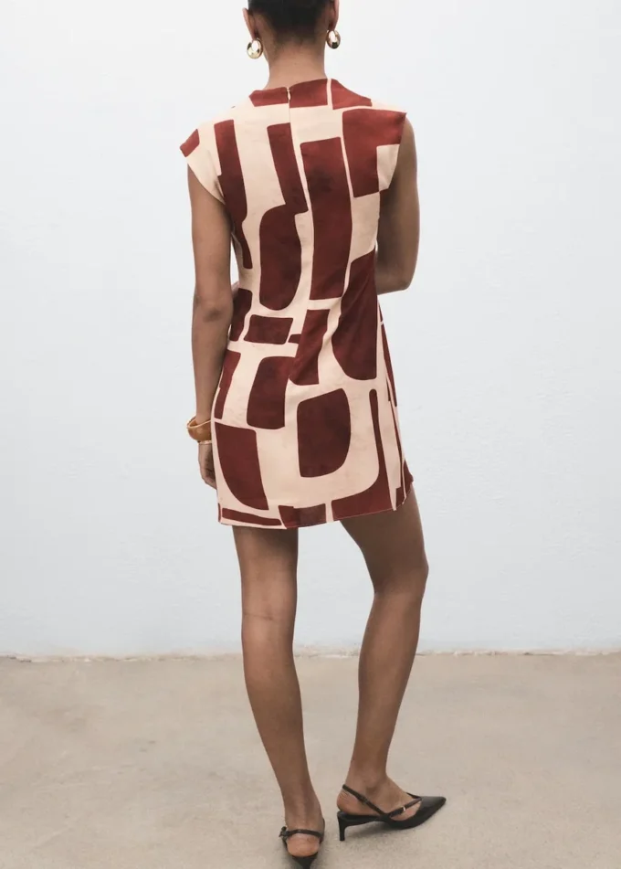 Bedrucktes Kleid mit drapiertem Ausschnitt