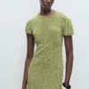 Bedrucktes Kleid mit seitlicher Öffnung