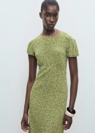 Bedrucktes Kleid mit seitlicher Öffnung