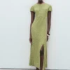 Bedrucktes Kleid mit seitlicher Öffnung
