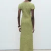 Bedrucktes Kleid mit seitlicher Öffnung