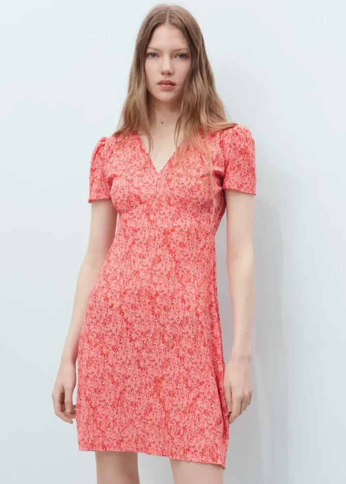 Bedrucktes Kleid mit V-Ausschnitt