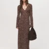 Bedrucktes Kleid mit V-Ausschnitt