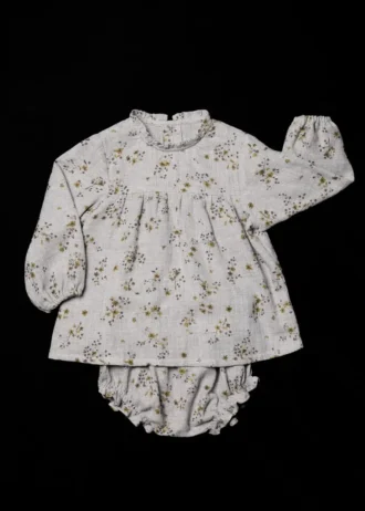 Bedrucktes Kleid und Windelüberzug