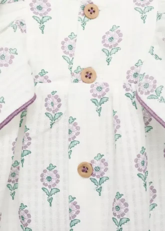 Bedrucktes Kleid und Windelüberzug