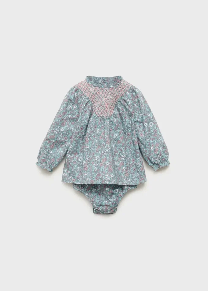 Bedrucktes Kleid und Windelüberzug