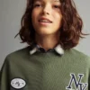 Bedrucktes Sweatshirt mit Stickerei Bedrucktes Sweatshirt mit Stickerei