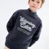 Bedrucktes Sweatshirt mit Stickerei Bedrucktes Sweatshirt mit Stickerei