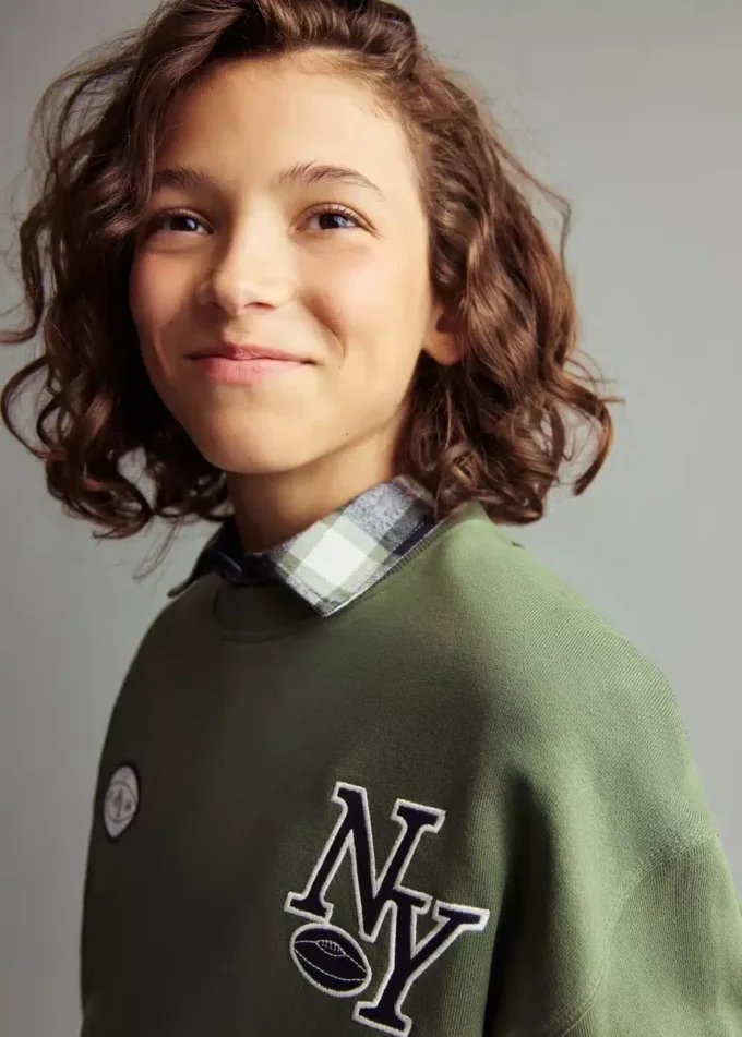 Bedrucktes Sweatshirt mit Stickerei Bedrucktes Sweatshirt mit Stickerei
