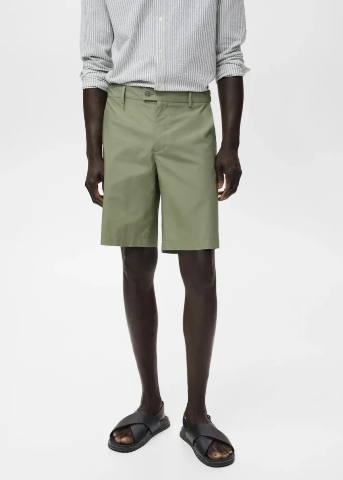 Bermudashorts aus Baumwolle mit elastischem Innenbund Bermudashorts aus Baumwolle mit elastischem Innenbund