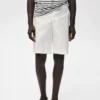 Bermudashorts aus Baumwolle mit elastischem Innenbund Bermudashorts aus Baumwolle mit elastischem Innenbund