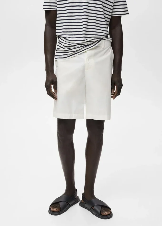 Bermudashorts aus Baumwolle mit elastischem Innenbund Bermudashorts aus Baumwolle mit elastischem Innenbund