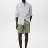 Bermudashorts aus Baumwolle mit elastischem Innenbund Bermudashorts aus Baumwolle mit elastischem Innenbund