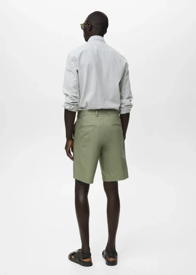 Bermudashorts aus Baumwolle mit elastischem Innenbund Bermudashorts aus Baumwolle mit elastischem Innenbund