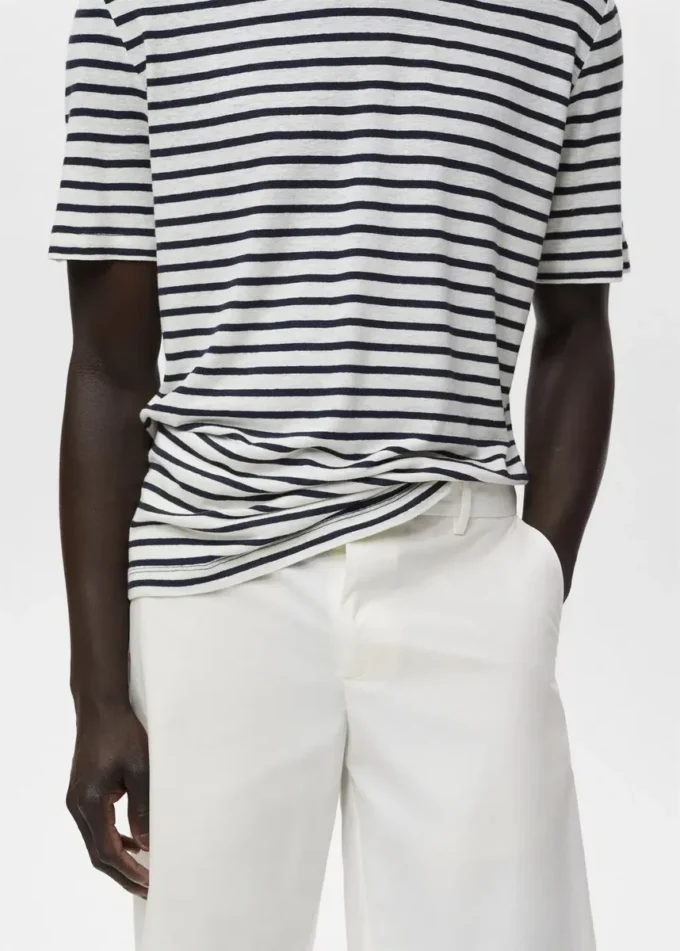Bermudashorts aus Baumwolle mit elastischem Innenbund Bermudashorts aus Baumwolle mit elastischem Innenbund