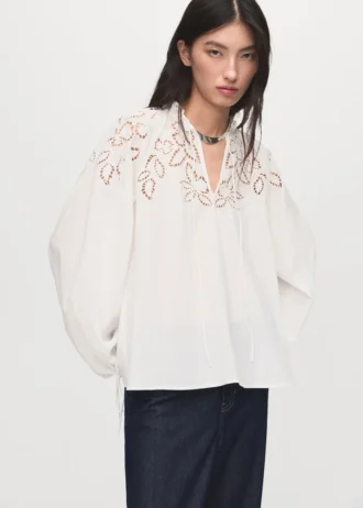 Bestickte Bluse mit Schleifen
