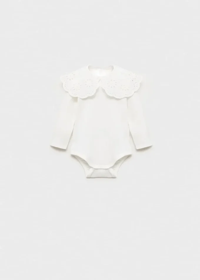 Bestickter Body mit Babydoll-Ausschnitt