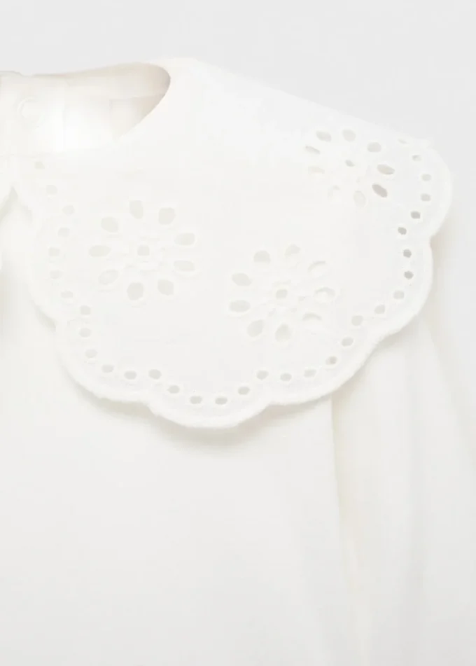 Bestickter Body mit Babydoll-Ausschnitt