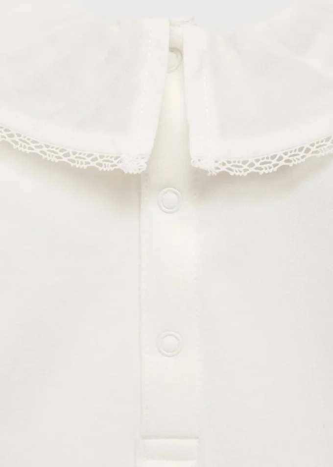Bestickter Body mit Babydoll-Ausschnitt
