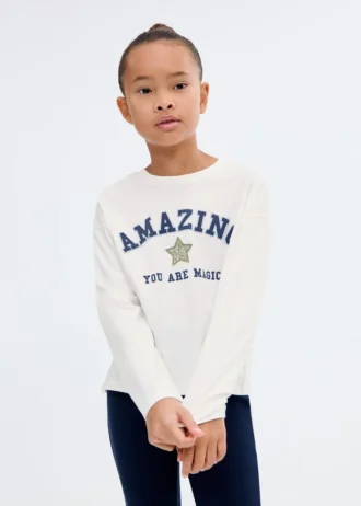 Besticktes bedrucktes T-Shirt