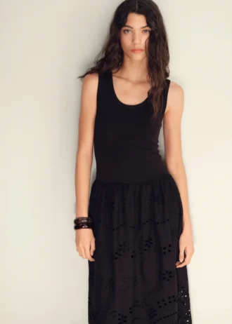 Besticktes Kombikleid mit Spitzenakzenten
