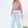 Besticktes Sweatshirt mit Blumenmuster Besticktes Sweatshirt mit Blumenmuster