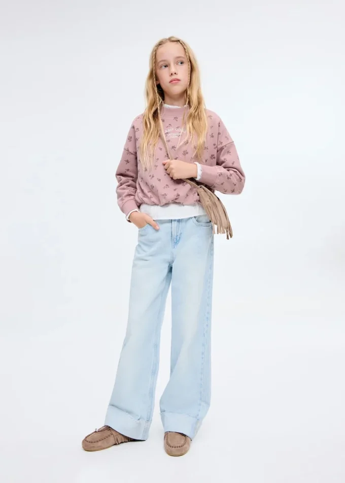 Besticktes Sweatshirt mit Blumenmuster Besticktes Sweatshirt mit Blumenmuster