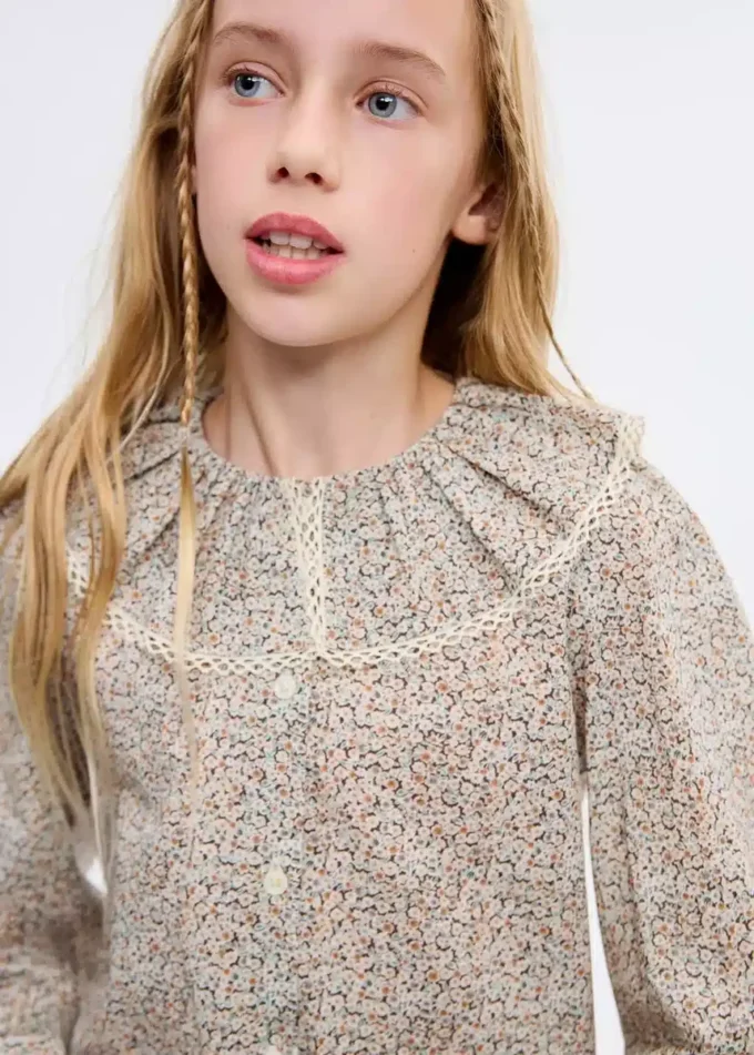 Blumenbluse aus Baumwolle Blumenbluse aus Baumwolle