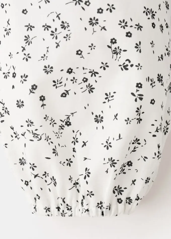 Blumenbluse aus Baumwolle Blumenbluse aus Baumwolle