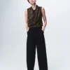 Bluse mit Animal-Print und drapiertem Kragen Bluse mit Animal-Print und drapiertem Kragen