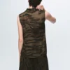 Bluse mit Animal-Print und drapiertem Kragen Bluse mit Animal-Print und drapiertem Kragen