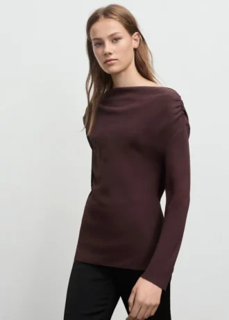 Bluse mit asymmetrischem Ausschnitt