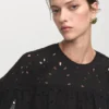 Bluse mit bestickten Rüschen Bluse mit bestickten Rüschen