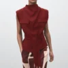 Bluse mit drapiertem Ausschnitt und Gürtel Bluse mit drapiertem Ausschnitt und Gürtel