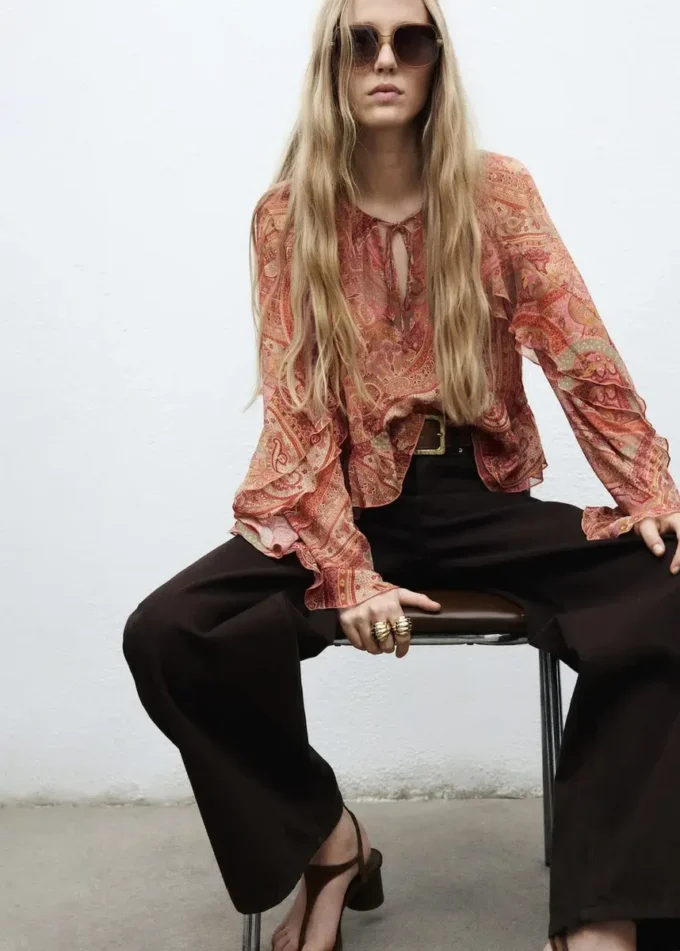 Bluse mit Rüschenprint