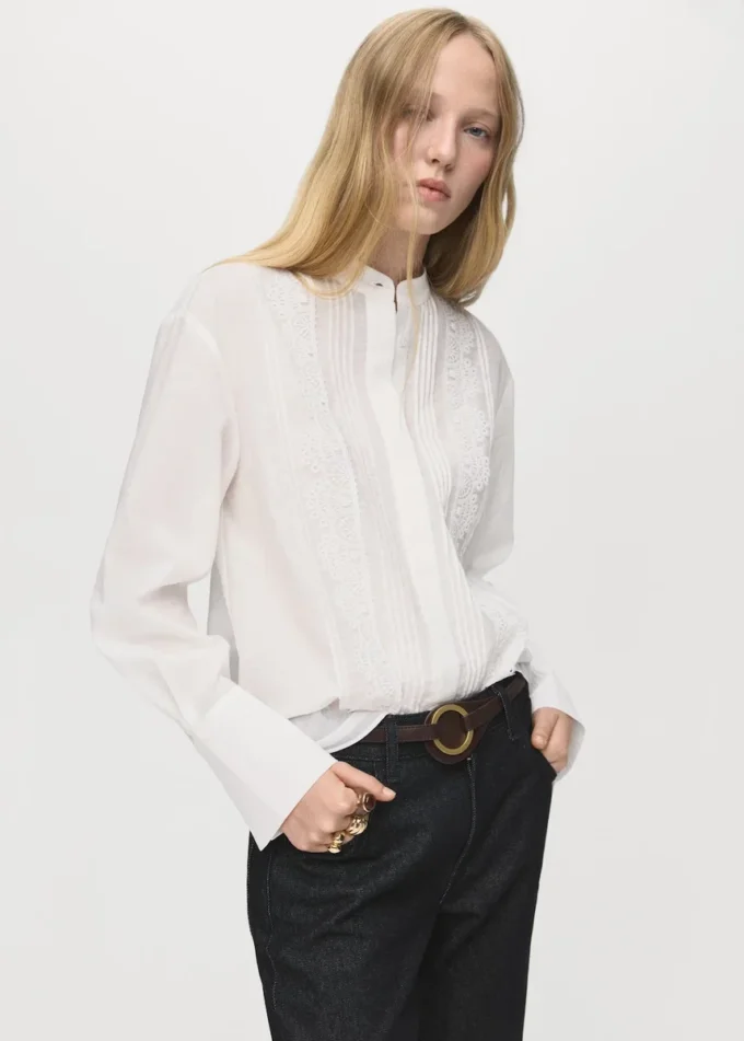 Bluse mit Spitzenbesatz