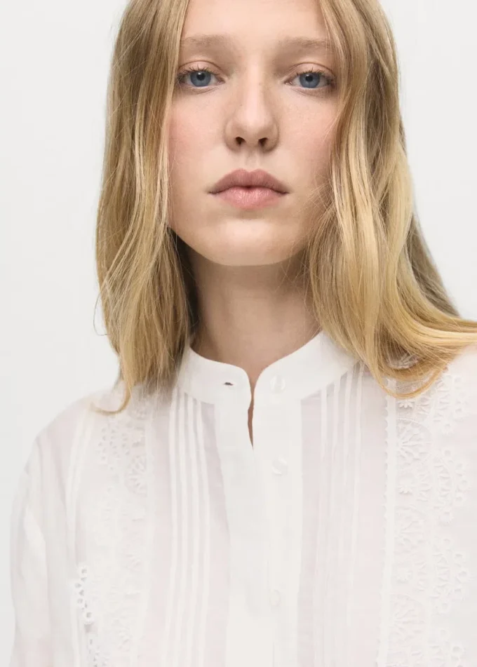 Bluse mit Spitzenbesatz