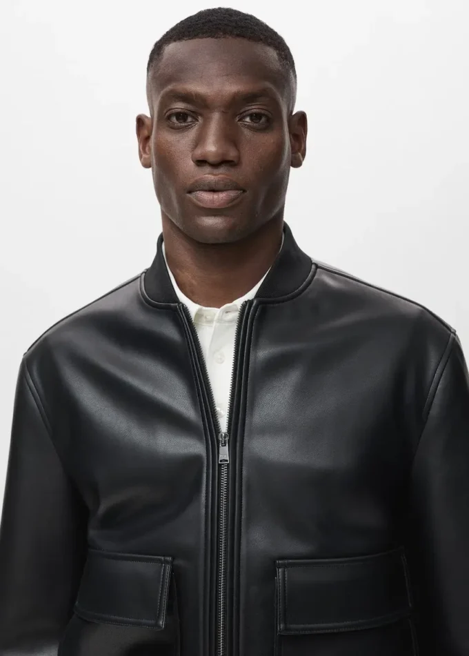 Bomberjacke aus Kunstleder Bomberjacke aus Kunstleder