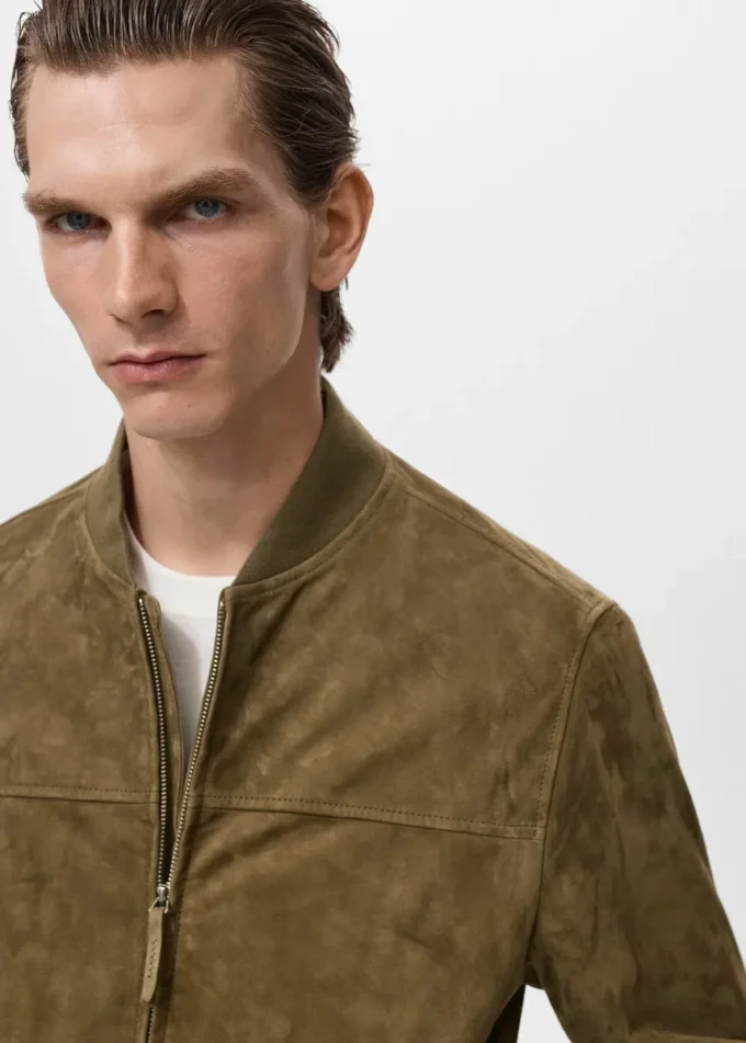 Bomberjacke aus Wildleder Bomberjacke aus Wildleder