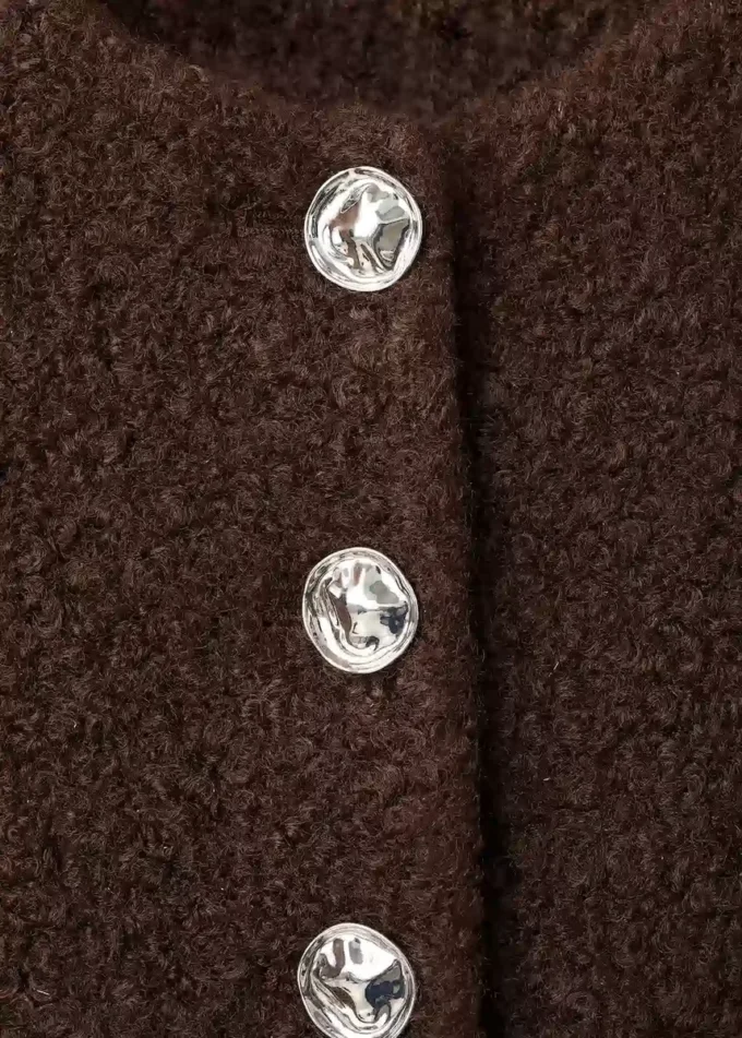 Bouclé-Jacke mit Schmuckknöpfen Bouclé-Jacke mit Schmuckknöpfen