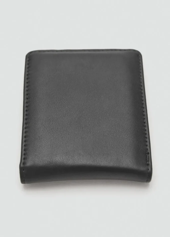 Brieftasche mit kontaktlosem Kartenfach