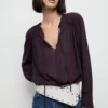 Chiffonbluse mit Schleifenausschnitt