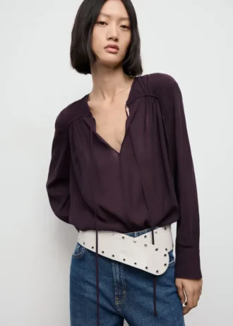Chiffonbluse mit Schleifenausschnitt