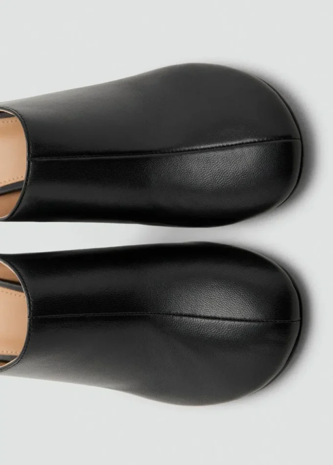 Clogs mit Lederabsatz Clogs mit Lederabsatz