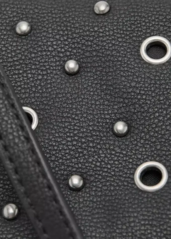 Clutch-Tasche mit Nieten Clutch-Tasche mit Nieten